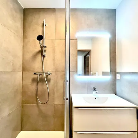 Le Moderne A Nimes, Proche Arenes Et Gare Apartment Nimes