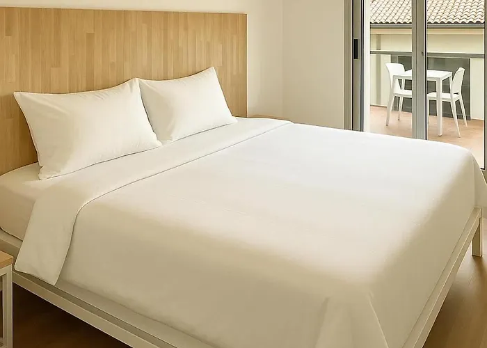 Le Moderne A Nimes, Proche Arenes Et Gare * Nimes